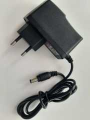12 V 1 A Adaptör